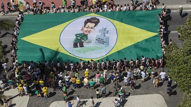 Brasileños vuelven a protestar en las calles, pero en menor número