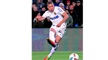 Mónaco se mantiene firme en liga francesa