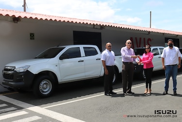 COPAMA hace entrega de flota ISUZU D-Max a AVIS Rent a Car