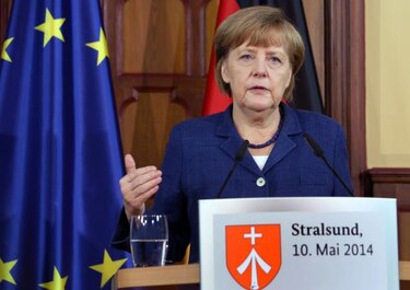 Merkel reclama poner fin al crecimiento a través de dinero prestado