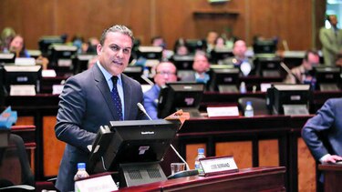 Avalan investigar al vicepresidente de Ecuador