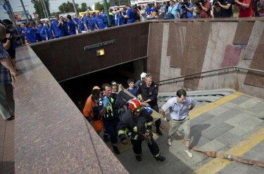 21 muertos por descarrilamiento de tren en Moscú