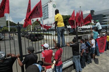Suntracs presenta querella en la Asamblea Nacional