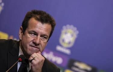 Dunga convoca al veterano Robinho para la Copa América