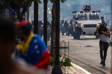 El papa Francisco pide buscar la verdad y evitar la violencia en Venezuela