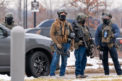 Minnesota acusa al FBI de impedirle acceder a evidencia sobre la mujer abatida por ICE