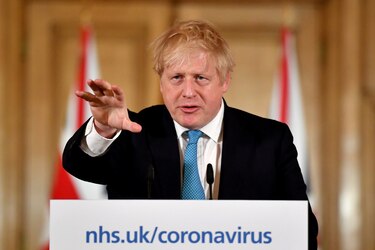 Primer ministro británico, Boris Johnson, es ingresado en cuidados intensivos por coronavirus