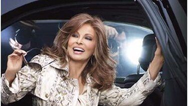 Productores latinos honran a Raquel Welch por su trayectoria