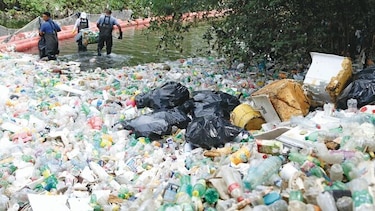 En tierra se emiten 600 trillones de microplásticos al año, 20 veces más que en océanos