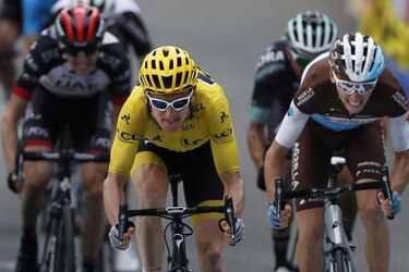 Thomas sigue firme en la punta del Tour, Froome fuera del podio