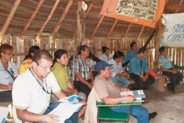 Autoridades indígenas reciben capacitación sobre sistema penal