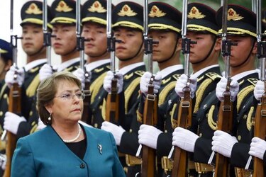 Chile: Bachelet habla de su detención y tortura en dictadura de Pinochet