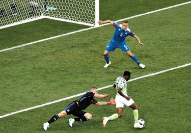 Técnico de Nigeria admira a Messi, pero avisa que no tendrá piedad