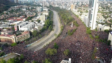 Casi un millón de manifestantes piden en Santiago de Chile cambios sociales