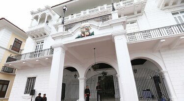Compra de la Presidencia para donaciones levantan críticas dentro y fuera del PRD; aseguran que beneficiarán a Carrizo