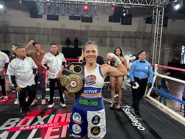 La panameña Nataly Delgado conquista el título mundial supermosca de la AMB