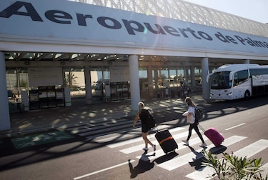Policía de Mallorca detiene a 11 personas por fuga de pasajeros en una escala de emergencia
