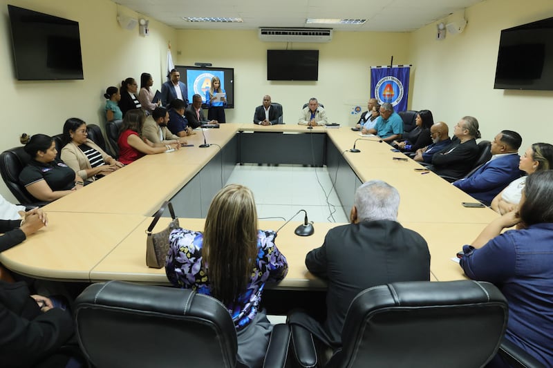 Más de 56% de las escuelas de manejo obtiene autorización tras evaluación de la ATTT
