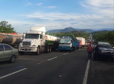 Transportistas de carga anuncian un paro de 48 horas