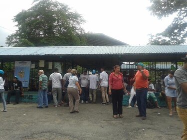 Un 80% de electores ha ejercido su voto en la escuela Estado de Israel