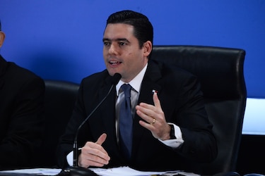 Carrizo defiende alquiler de vehículos para el Ministerio de la Presidencia