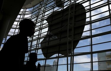 Ventas de teléfonos iPhone en China se desploman 20%