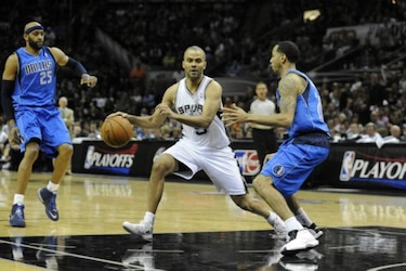 Parker guía a los Spurs a la siguiente ronda de ‘playoff’