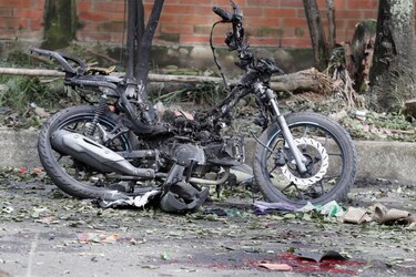 Al menos cinco fallecidos y 36 heridos por explosión de bombas en Colombia