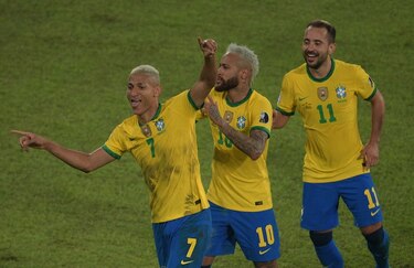 Neymar guía a Brasil y ya está en cuartos de final de la Copa América 2021