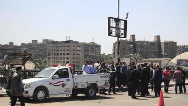 Estalla bomba en puente a zona adinerada de El Cairo