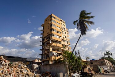 Aumentan a 4,930 los muertos por los terremotos del 24 junio en Venezuela