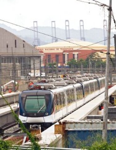 Tres empresas buscan limpiar Metro