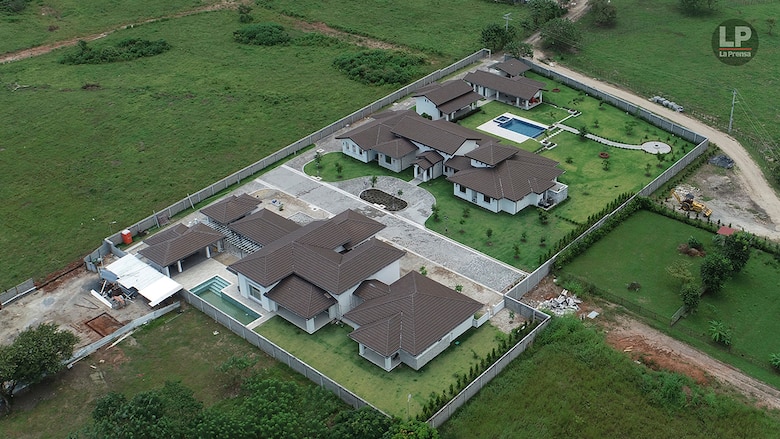 Los Carrizo-Spiegel y el sueño de la mansión propia