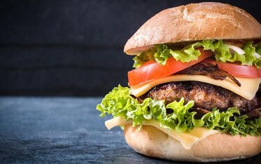La 'mejor' hamburguesa, un trofeo que será disputado entre chefs a punto de sazón