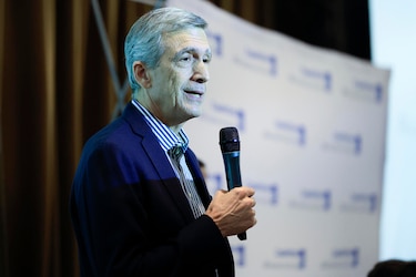 Pasajes más caros y menos vuelos por crisis de combustible de aviación