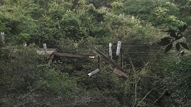 Se desprende parte del puente colgante que une las provincias de Herrera y Los Santos