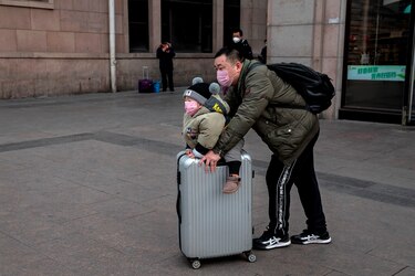 El virus se extiende; preparan la evacuación de extranjeros de China