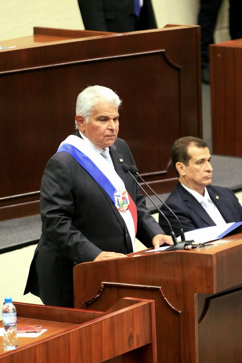 Mulino: ‘No venimos a administrar el desorden’ y sube el tono ante sus críticos