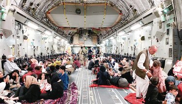 Talibanes buscan a afganos que ayudaron a Washington y la OTAN