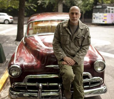 Guillermo Arriaga reúne a Vargas Llosa y Peter Gabriel en su nueva cinta