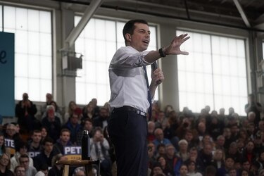 Buttigieg gana en el demorado conteo de Iowa; Sanders objetará resultado