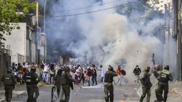 Maduro y Guaidó intensifican su pulso por el poder