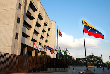 Tribunal Supremo de Justicia de Venezuela declara en desacato a mayoría de diputados opositores