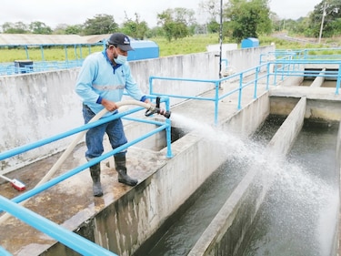 Contaminación en toma de agua afecta a miles de personas 