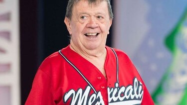 Chabelo se despide entre música y muchos regalos