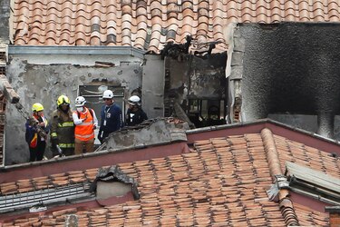 Una avioneta cae en un barrio residencial en Medellín; mueren los ocho ocupantes