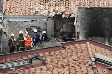 Una avioneta cae en un barrio residencial en Medellín; mueren los ocho ocupantes