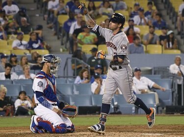 Astros pegan 13 'hits' y aplastan 14-0 a Dodgers