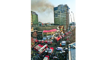 Colapso de edificio mata a 30 bomberos