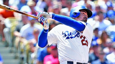 Adrián González, en duda para el Clásico